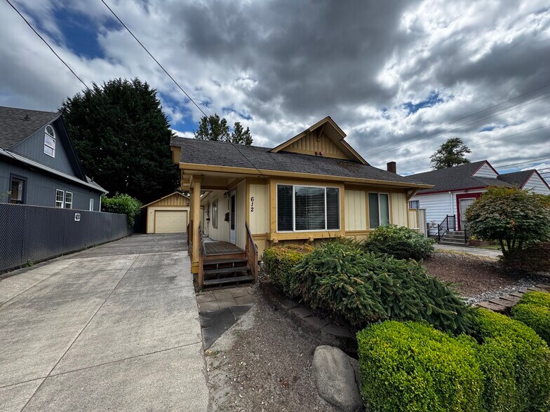 More Photos Of 612 NE 2nd Ave, Camas Office Residential For Sale