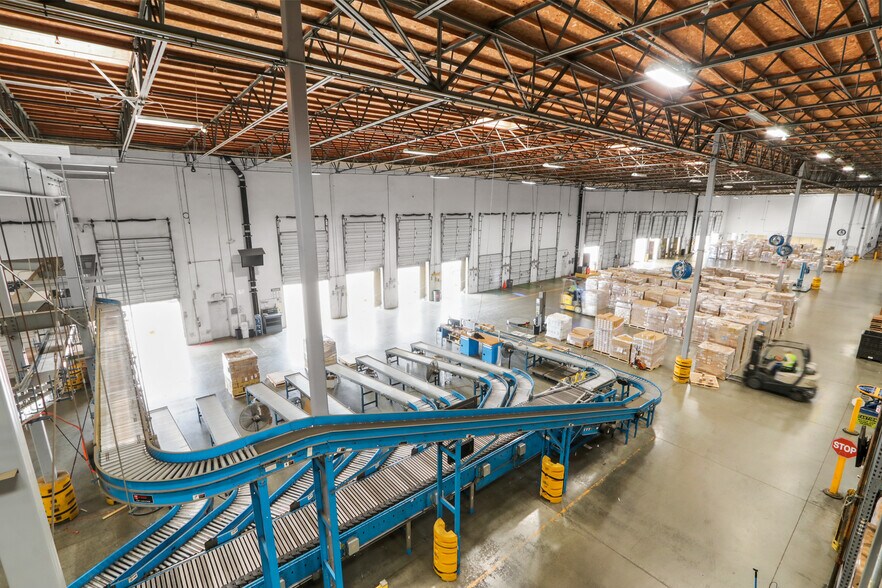 More Photos Of 50 Icon, Foothill Ranch Manufacturing For Lease
