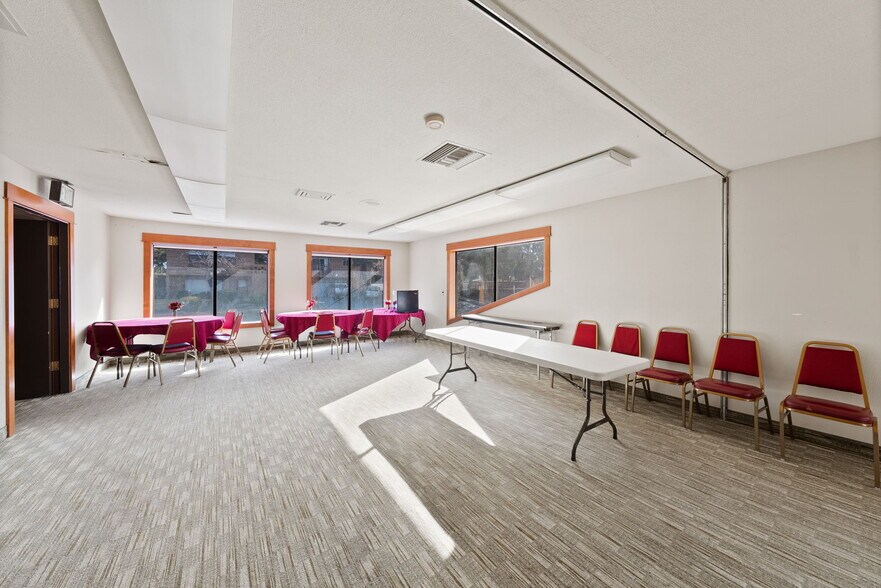 More Photos Of 3105 NE O. B. Riley Rd, Bend Hotel For Sale