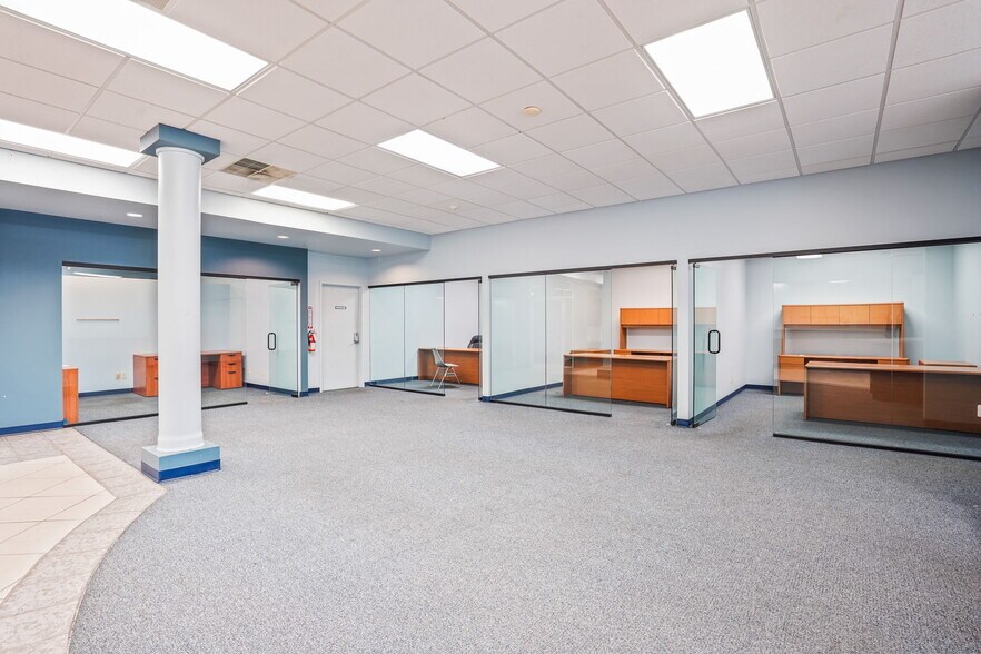 More Photos Of 4000 E Broad St, Whitehall Convenience Store For Sale