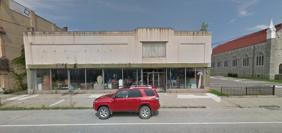 More Photos Of 83 E Main St, Torrington Freestanding For Lease