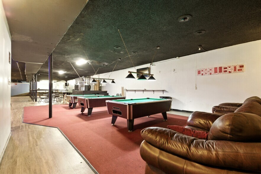 More Photos Of 8604 Jensen Dr, Houston Bar For Sale