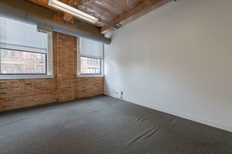 More Photos Of 921 W Van Buren St, Chicago Office Residential For Sale