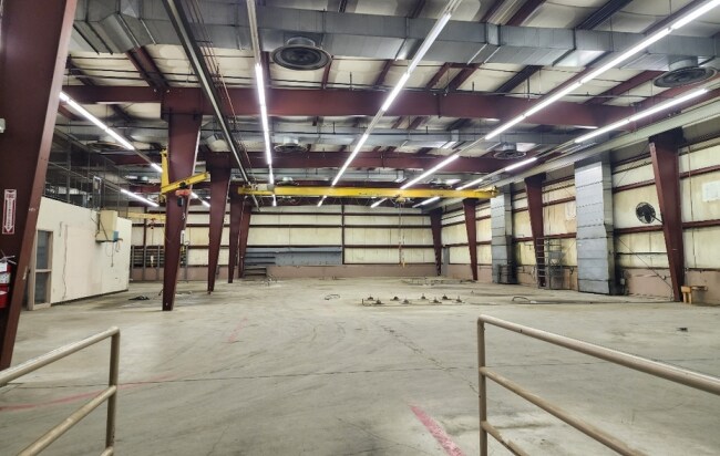 More Photos Of 412 Main St, Groton Warehouse For Lease