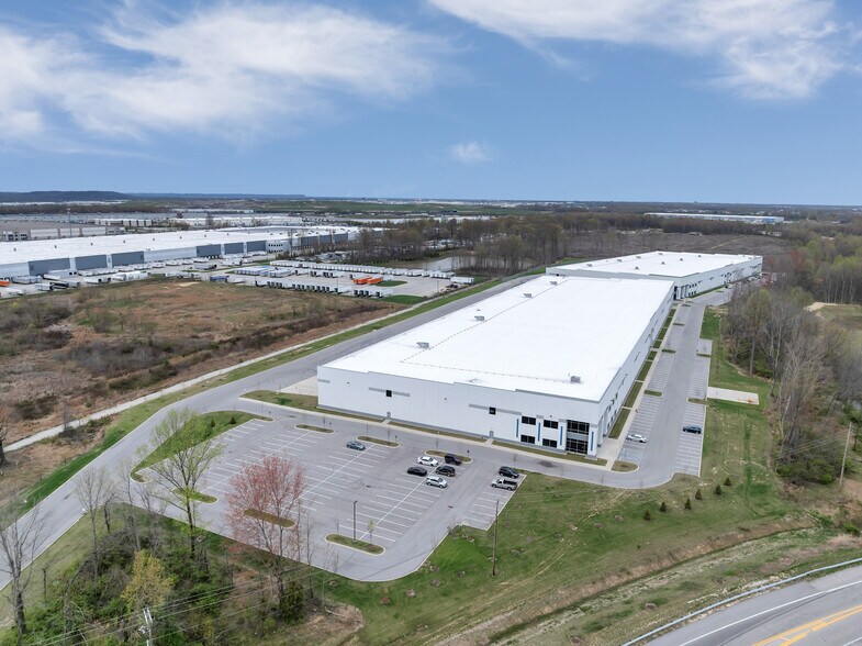 More Photos Of 3195 South Park Rd, Louisville Warehouse For Lease