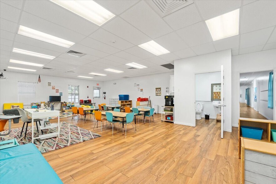 More Photos Of 180 Basilan Crescent, Clewiston Daycare Center For Sale