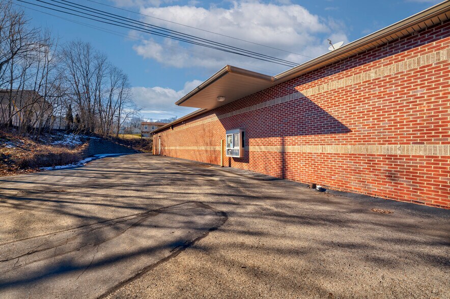 More Photos Of 2850 Brownsville Rd, South Park Freestanding For Sale