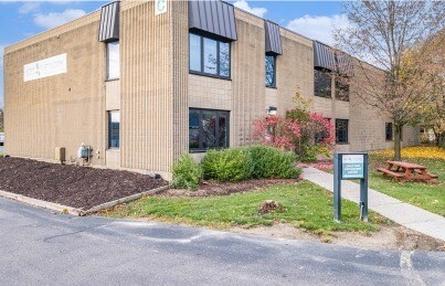 More Photos Of 1110 Eldon Baker Dr, Flint Office Residential For Lease