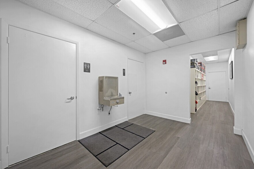 More Photos Of 1701-2089 NW 87th Ave, Miami Warehouse For Lease