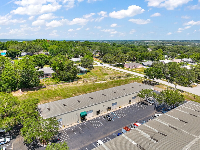 Primary Photo Of 1262 Commons Ct, Clermont Warehouse For Lease