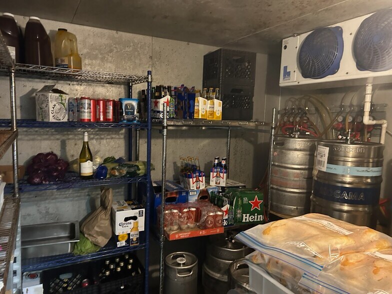 More Photos Of 320 S 8th St, Fernandina Beach Freestanding For Lease