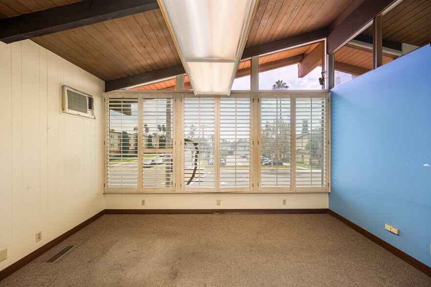 More Photos Of 1661 E Chapman Ave, Fullerton Office For Sale