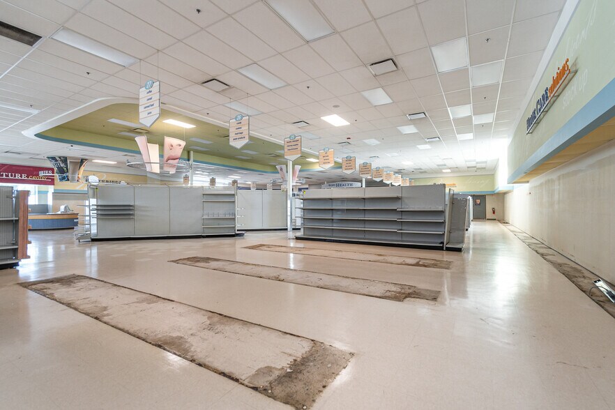 More Photos Of 1470 Tittabawassee Rd, Saginaw Drugstore For Sale