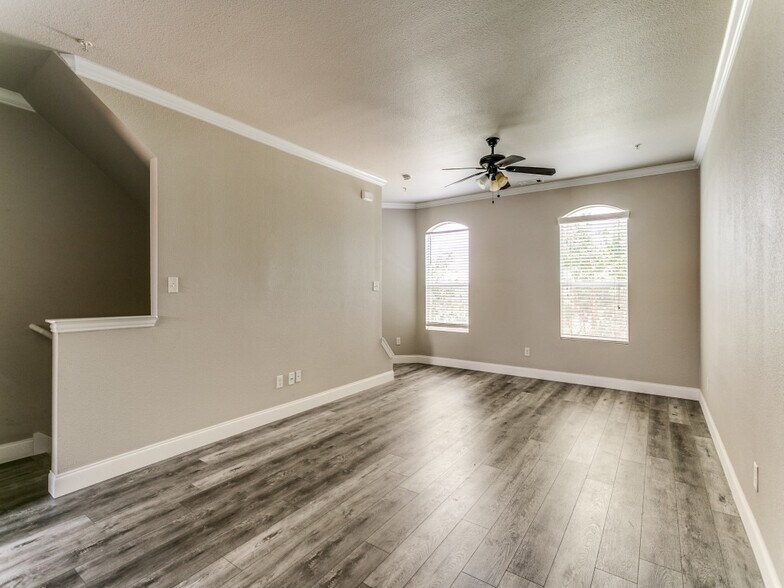 More Photos Of 391-347 E Main St, Lewisville Apartments For Sale