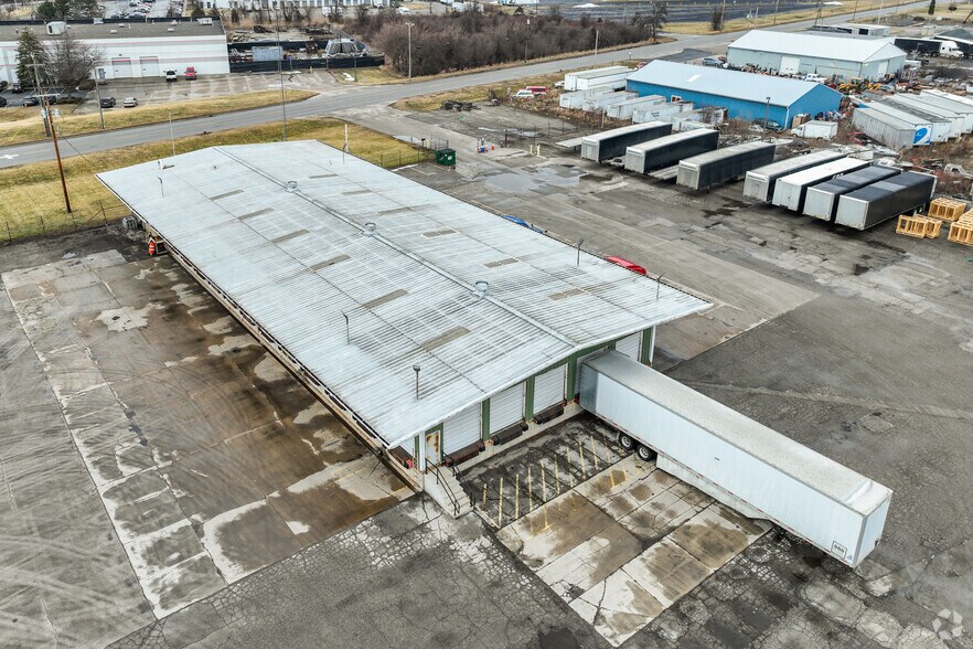 More Photos Of 1336 Matzinger Rd, Toledo Truck Terminal For Lease