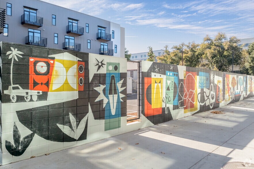 More Photos Of 1629 S St, Sacramento Apartments For Lease