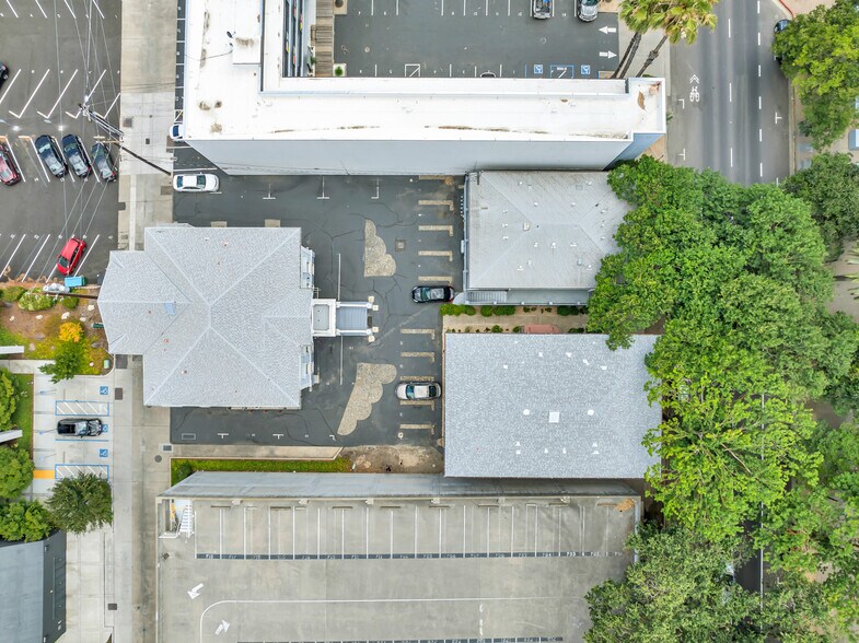 More Photos Of 1021 H St, Sacramento Apartments For Sale