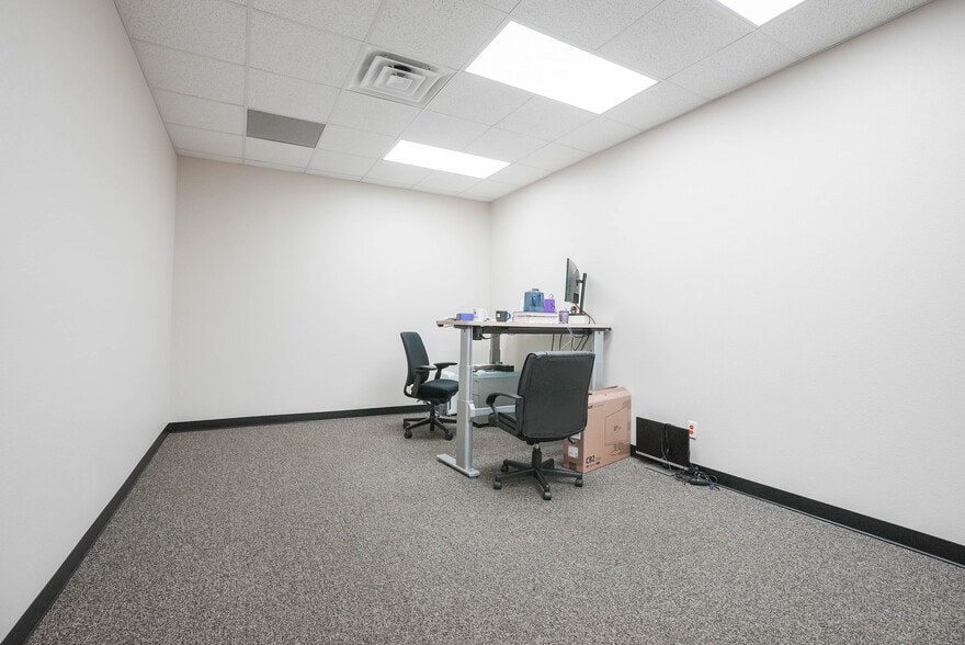 More Photos Of 10410 Corporate Dr, Sugar Land Coworking Space
