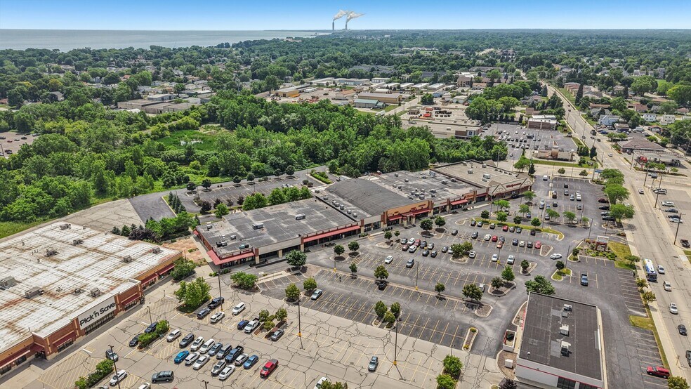 More Photos Of 2815-2929 S Chicago Ave, South Milwaukee Unknown For Lease