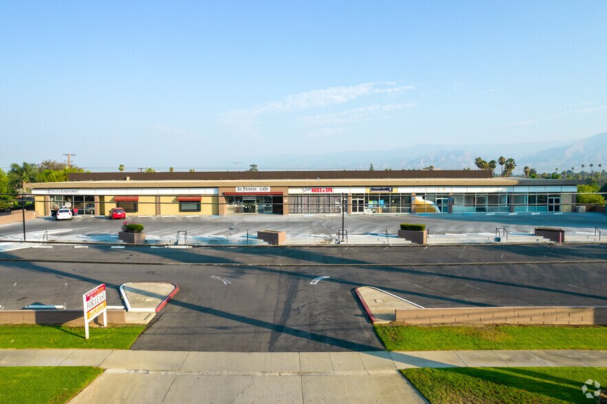 More Photos Of 700 E Redlands Blvd, Redlands Storefront For Lease