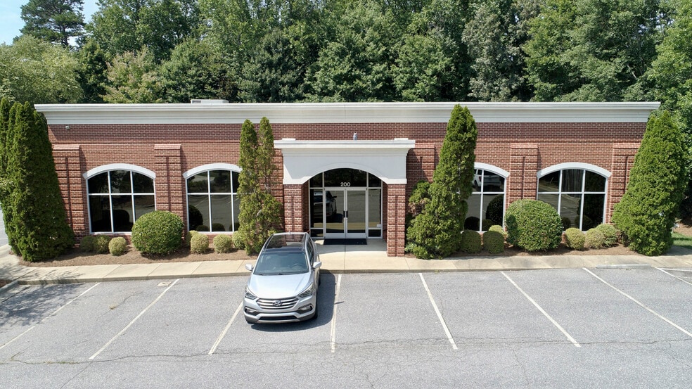 Primary Photo Of 5 Corporate Center Ct, Greensboro Office For Lease