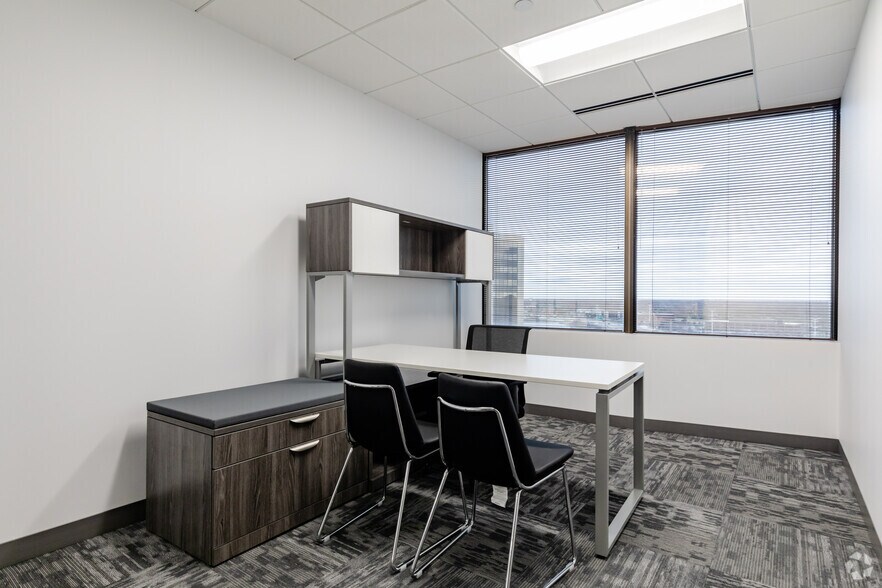More Photos Of 1415 W 22nd St, Oak Brook Office For Lease