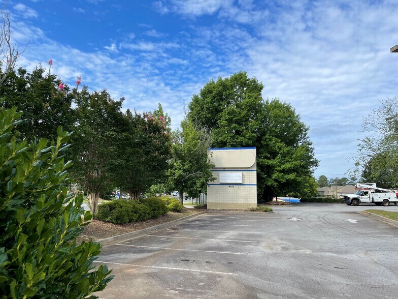 More Photos Of 4101 Five Forks Trickum Rd, Lilburn Drugstore For Lease