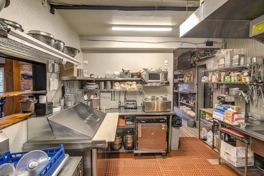 More Photos Of 798 Ocean Shores Blvd NW, Ocean Shores Bar For Sale