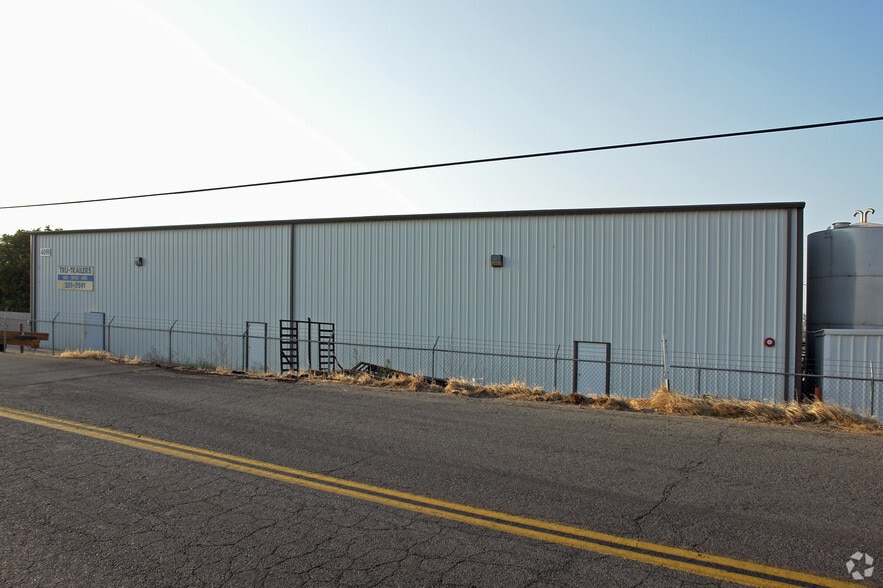 More Photos Of 4099 E Jefferson Ave, Fresno Warehouse For Lease