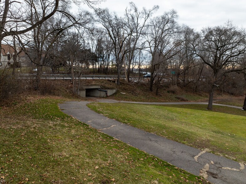 More Photos Of 245 Columbia Ave E, Battle Creek Land For Sale