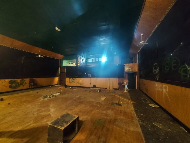 More Photos Of 141 N Main St, Smithfield General Retail For Lease