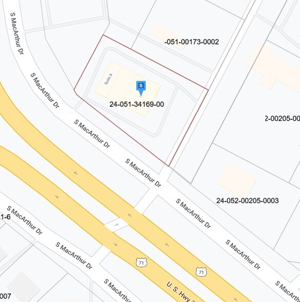 More Photos Of 2303 S MacArthur Dr, Alexandria Storefront Retail Office For Sale