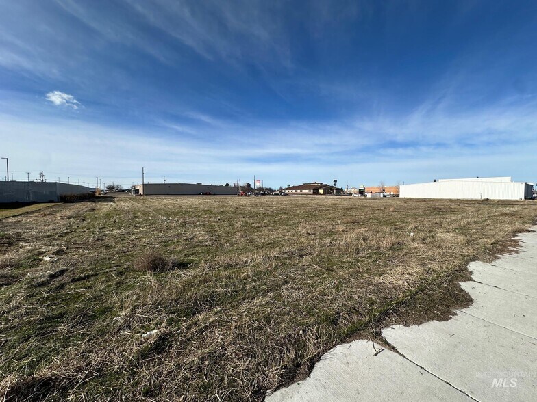 More Photos Of TBD SE Goodfellow St, Ontario Land For Sale