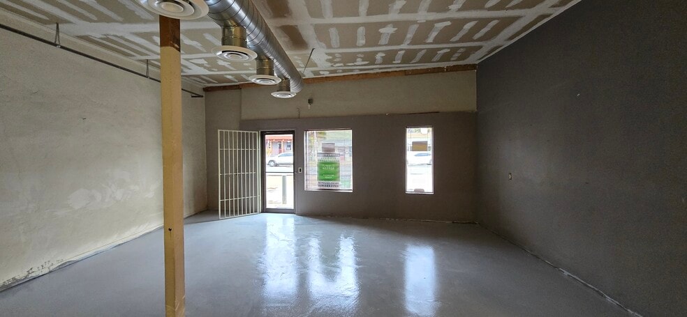 More Photos Of 334 S Montezuma St, Prescott General Retail For Lease