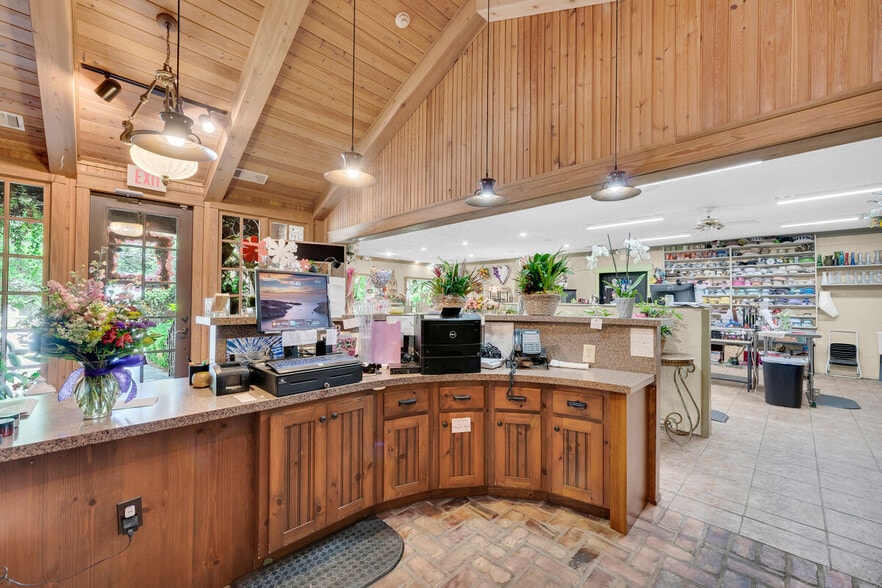 More Photos Of 498 Level Grove Rd, Cornelia Office Residential For Sale