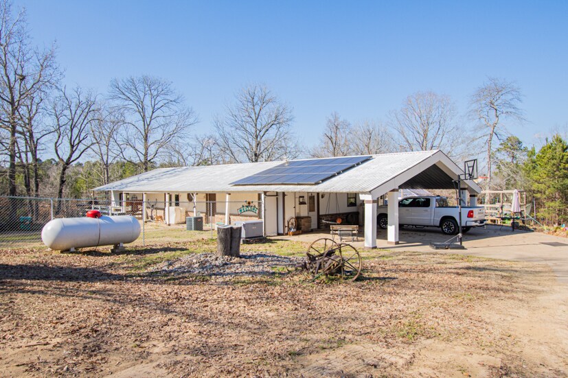 More Photos Of 18501 County Road 3131, Gladewater Multifamily For Sale