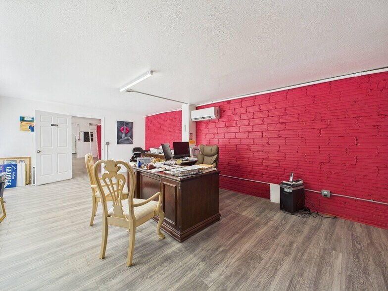 More Photos Of 2327 Winnie St, Galveston Freestanding For Sale