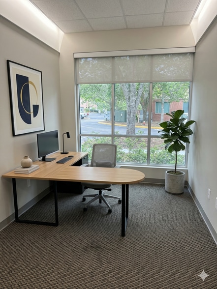 More Photos Of 13075-13079 N Telecom Pky, Tampa Office For Sale
