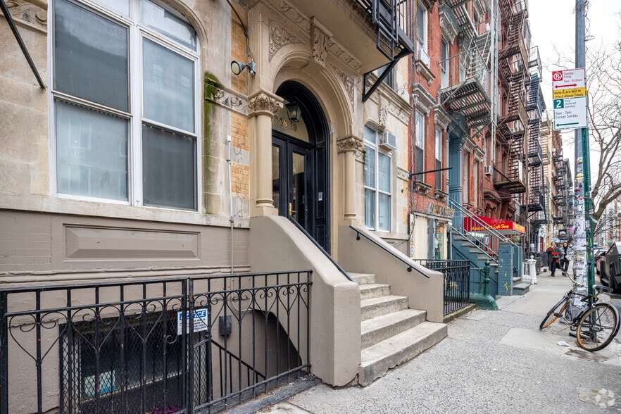 More Photos Of 348 E 9th St, New York Apartments For Lease