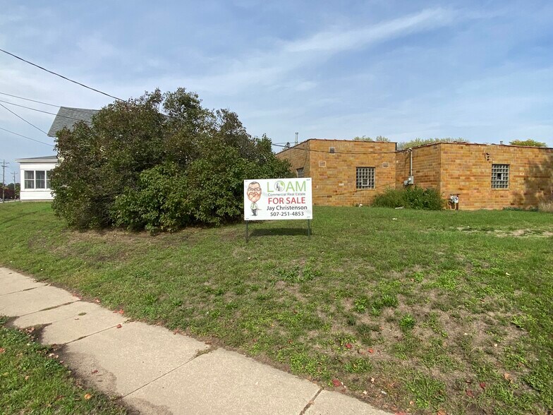 More Photos Of 1004 15th Ave SE, Rochester Flex For Sale