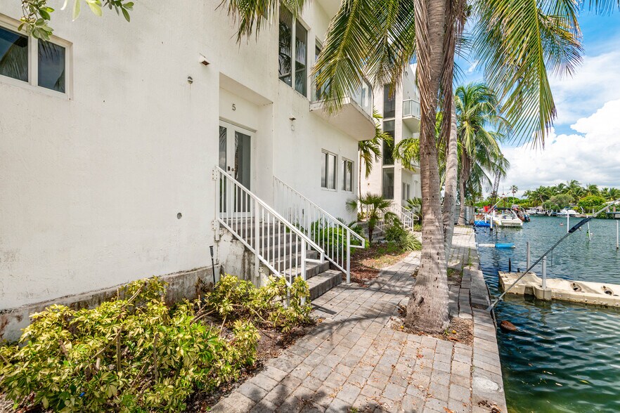 More Photos Of 1975-1985 Calais Dr, Miami Beach Apartments For Sale