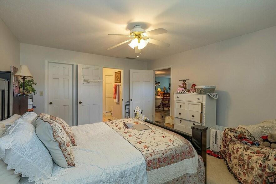 More Photos Of 714 College Dr, Anderson Apartments For Sale