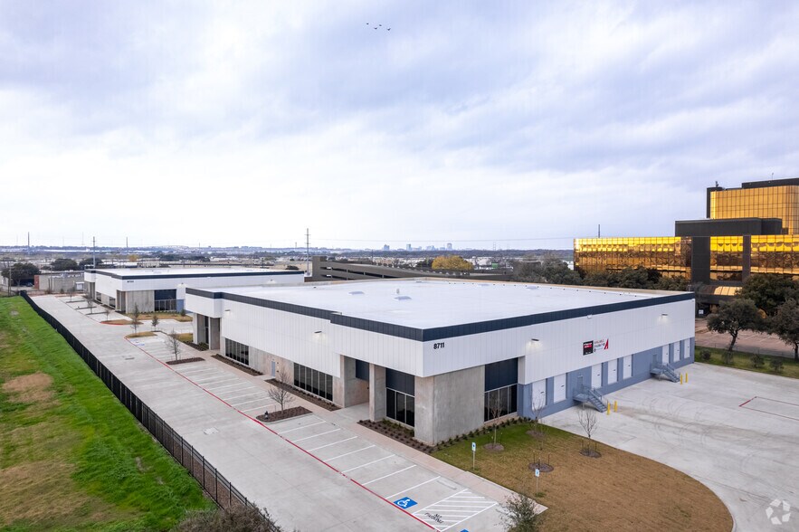 More Photos Of 8733 N Stemmons Fwy, Dallas Unknown For Lease