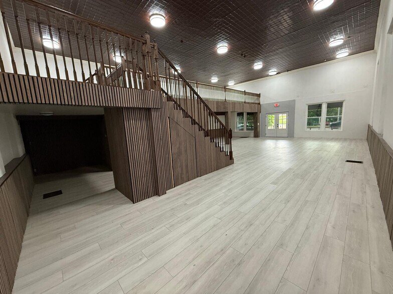 More Photos Of 4915 N Dixie Dr, Dayton Convenience Store For Sale