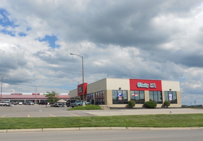 More Photos Of 413-665 S Breiel Blvd, Middletown Unknown For Lease