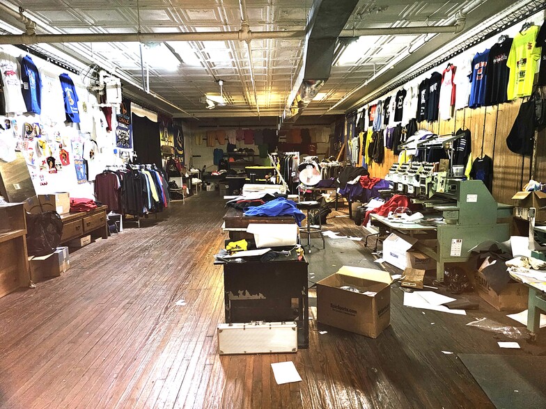 More Photos Of 2000-2014 Salisbury St, Saint Louis General Retail For Sale