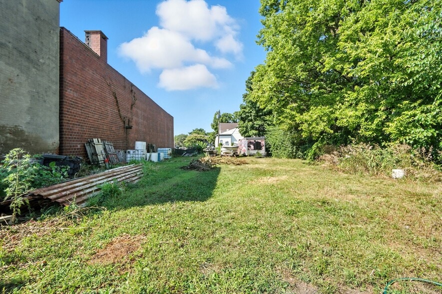 More Photos Of 6105-6117 Vine St, Cincinnati Storefront Retail Residential For Sale