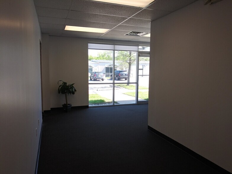 More Photos Of 8708 S Congress Ave, Austin Light Distribution For Lease