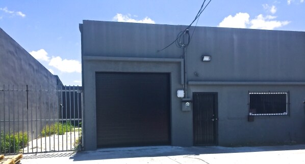 More Photos Of 2331 NW 7th Pl, Miami Warehouse For Lease