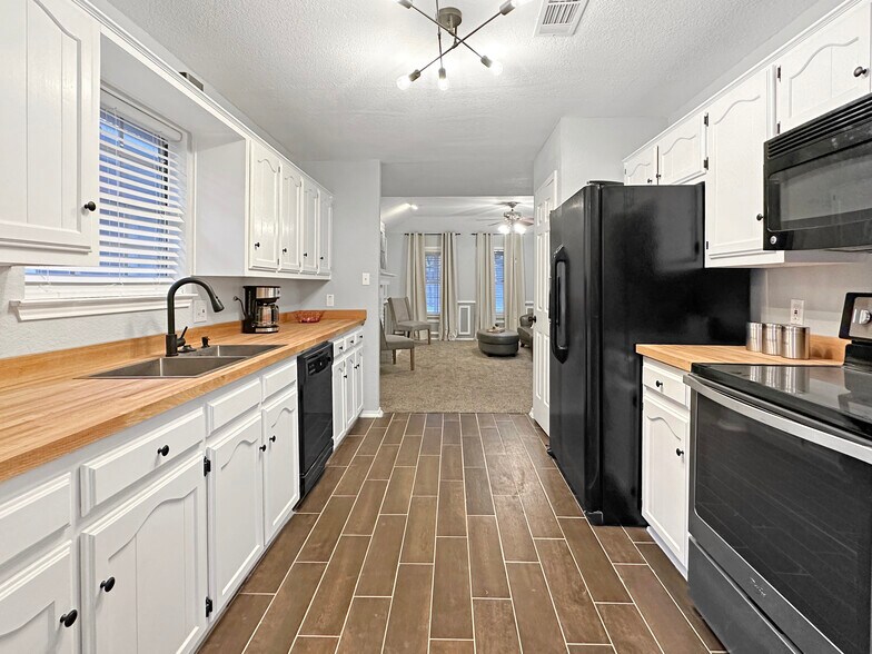 More Photos Of 503 S Arizona Dr, Celina Loft Creative Space For Lease